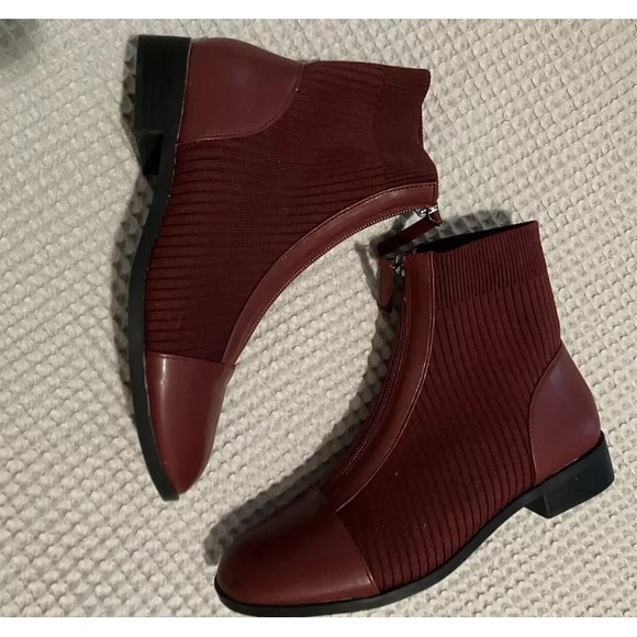 Journee Collection Red Zip Booties, size 7 - Picture 3 of 5